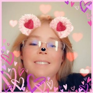 Meet your Posher, Debbie